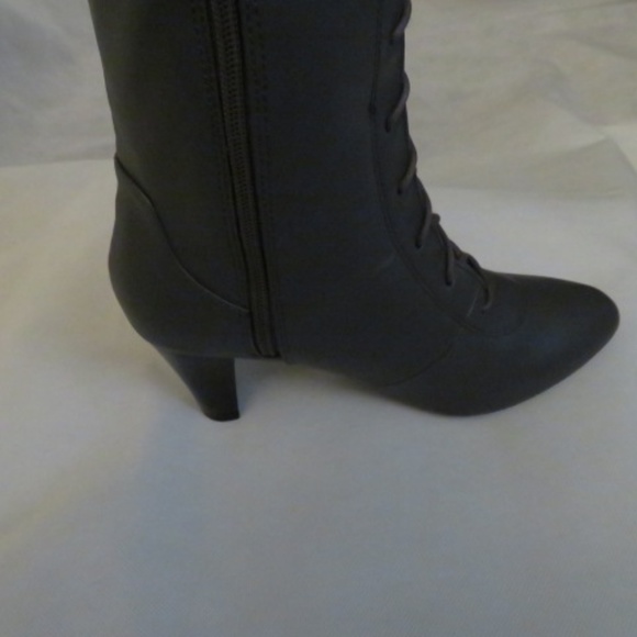 Comfortview Gray Lace Up Boots 8 1/2 & 9W NWBOX - Picture 7 of 8
